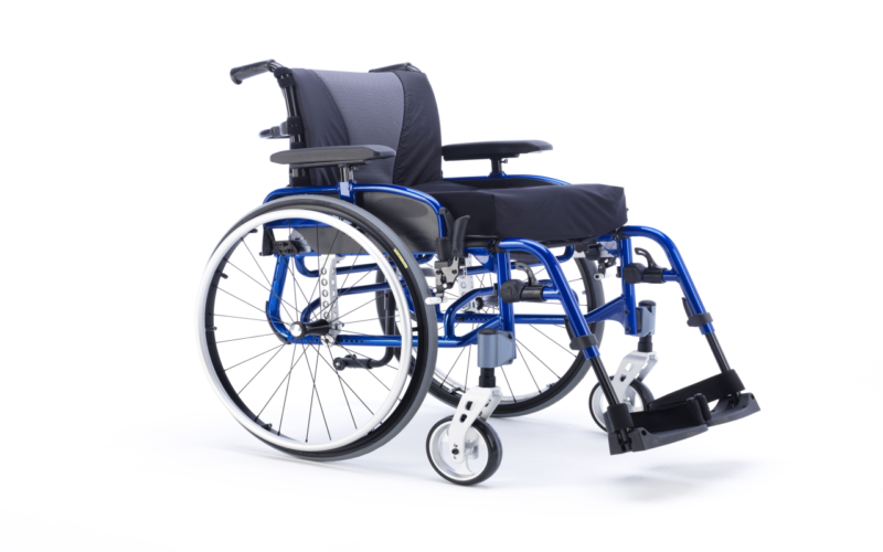 Cadeira de rodas para doente amputado