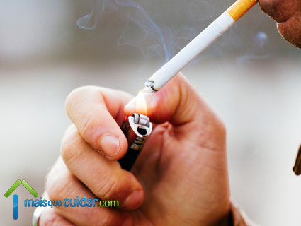 causas tendinite risco fumar