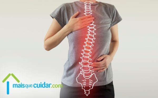 O que é escoliose? Veja sintomas e 4 exercícios posturais, saúde