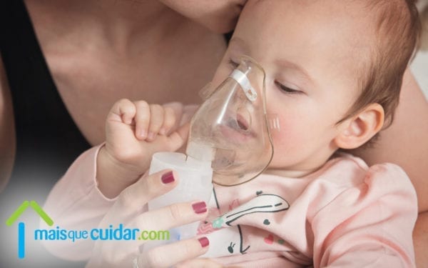 nebulização com soro fisiológico em bebés