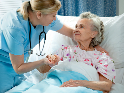 Hospitalização domiciliaria: como pode ajudar os idosos?