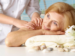 Quais são os benefícios das massagens para os idosos?