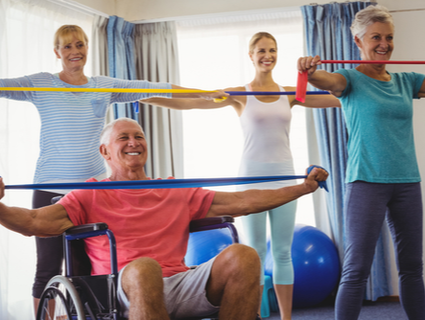 Exercícios para os idosos se manterem ativos durante os dias frios -  Residenza