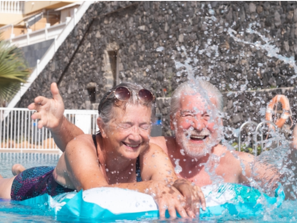 Quais são as melhores atividades de verão para os idosos?